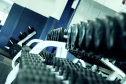 3 Mistakes Beginners Make With Dumbbells